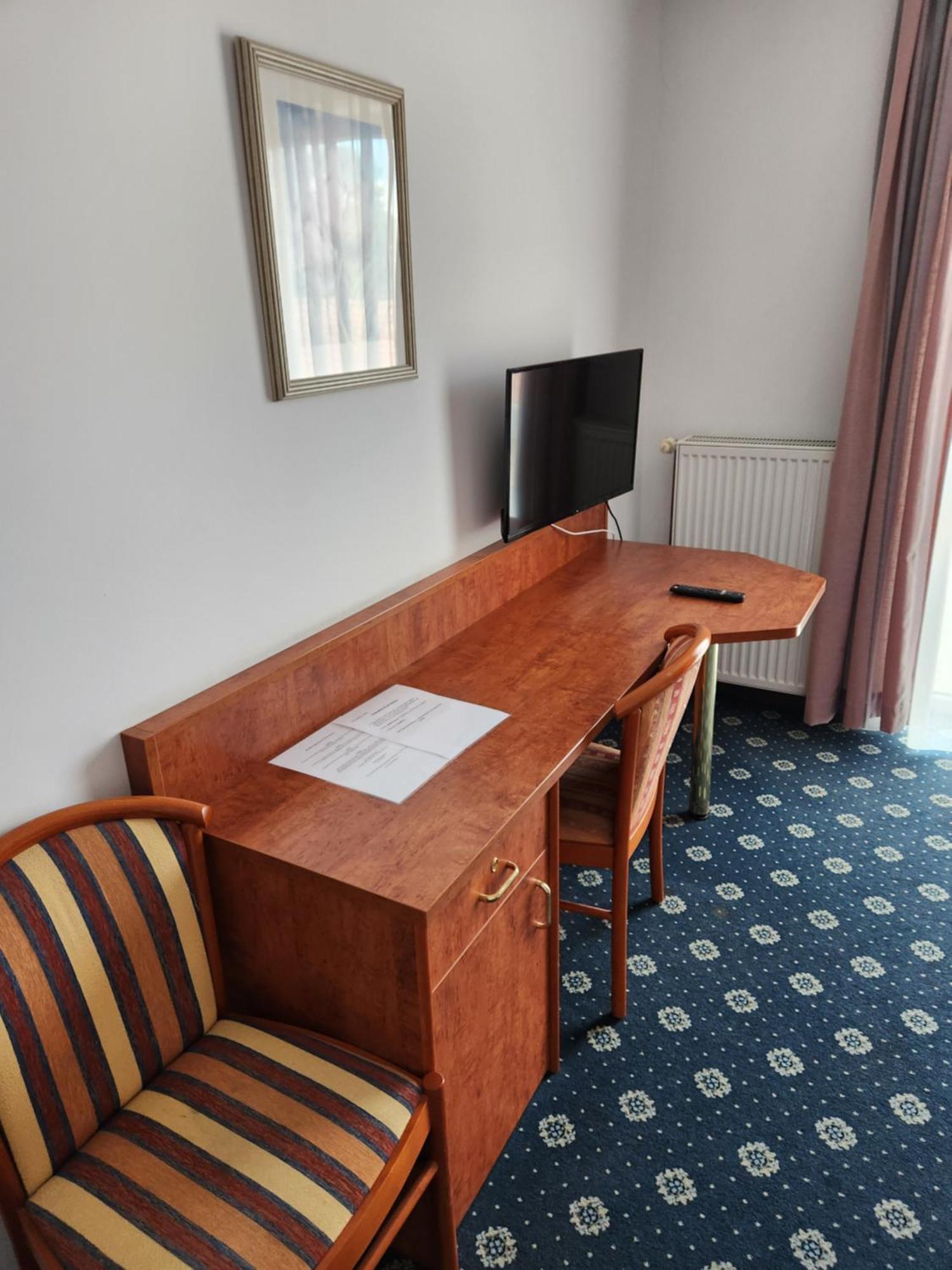 Hotel Hoyers In Pinneberg Prisdorf エクステリア 写真