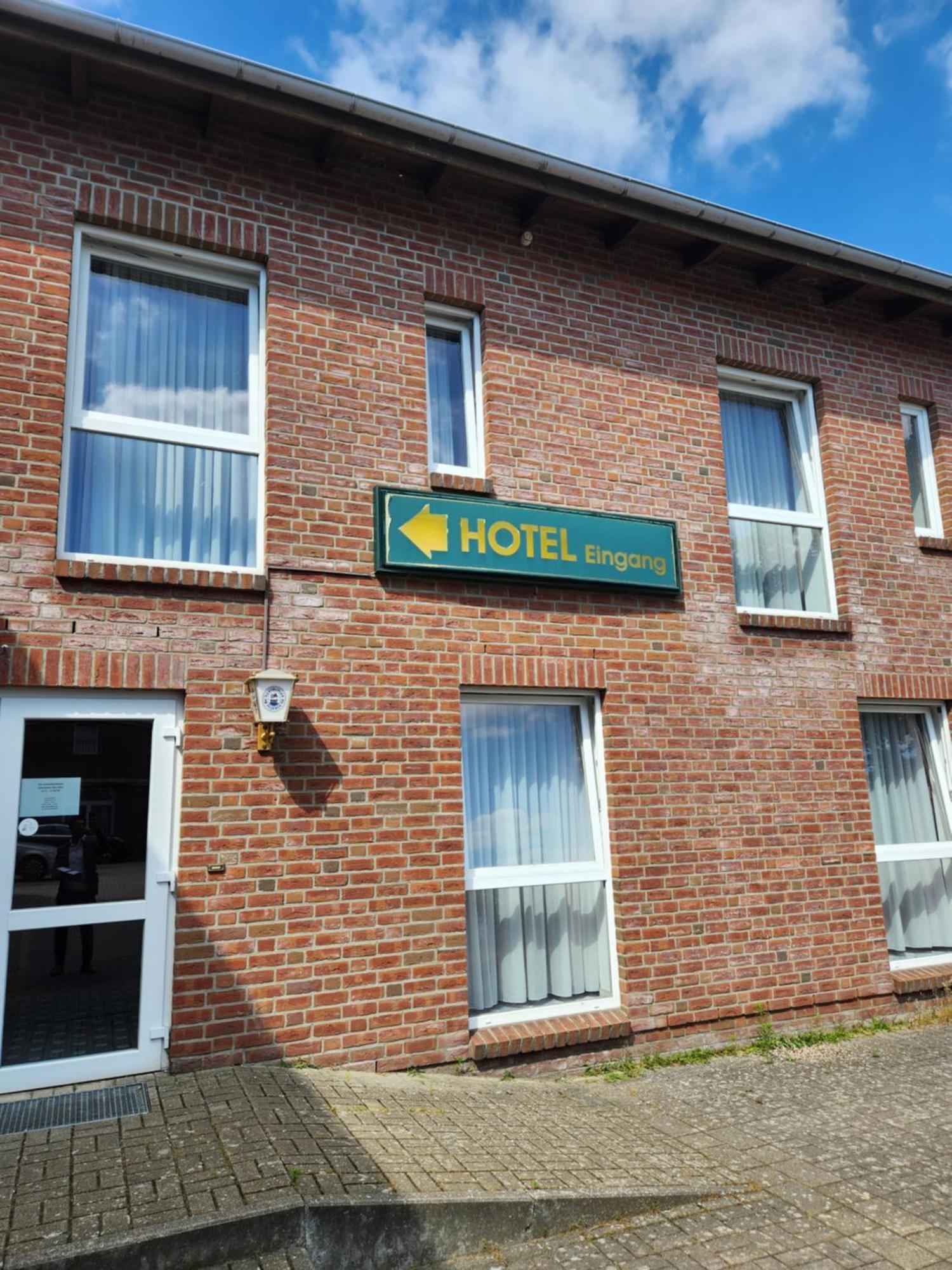 Hotel Hoyers In Pinneberg Prisdorf エクステリア 写真