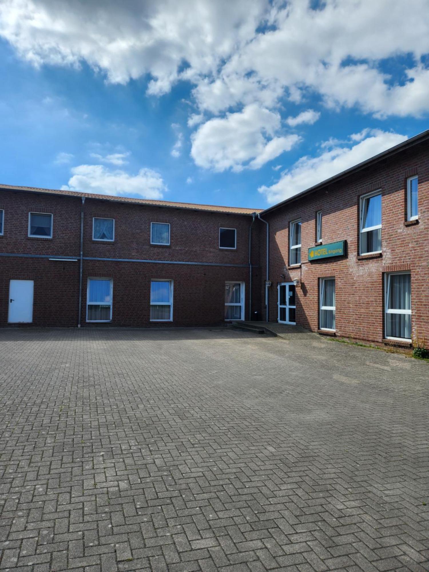 Hotel Hoyers In Pinneberg Prisdorf エクステリア 写真